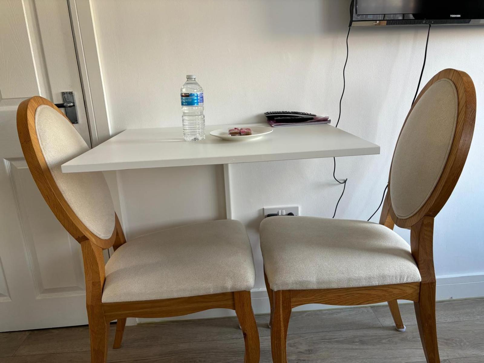 יורק Modern & Cozy Gem - 10Min To City Center - Parking מראה חיצוני תמונה